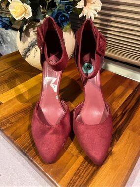 Burgundy Women's Burgundy Pointed-Toe Ankle-Strap Heels
